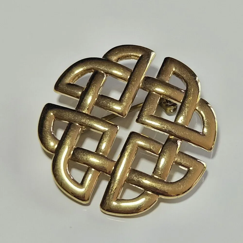 Vintage Soldor Signed Gold Tone Circular Celtic Knot Brooch